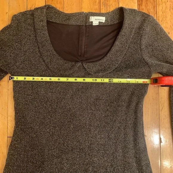 Dress - Picture 6 of 6